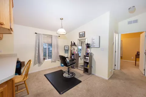 1047 Valli Ct, Redding, CA 96003 photo 7