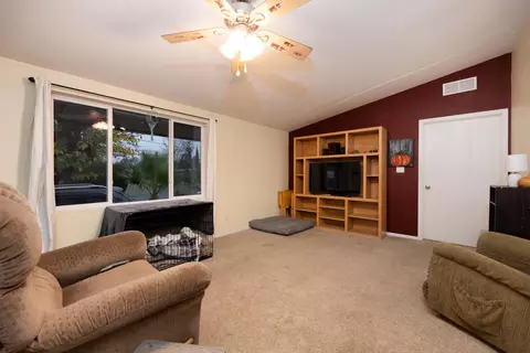 1047 Valli Ct, Redding, CA 96003 photo 3