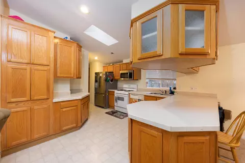 1047 Valli Ct, Redding, CA 96003 photo 5