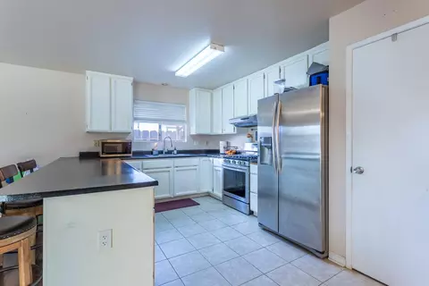 2527 Celestial St, Redding, CA 96002 photo 3