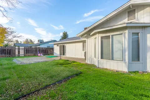 2527 Celestial St, Redding, CA 96002 photo 13