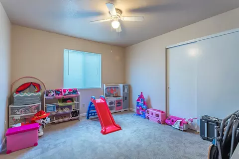 2527 Celestial St, Redding, CA 96002 photo 9
