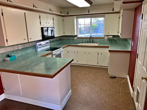 2889 Larkspur Ln, Redding, CA 96002 photo 5