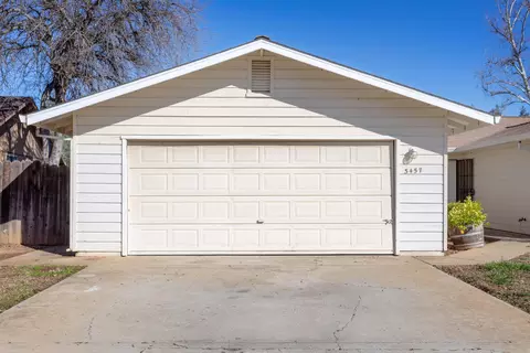 3457 Capricorn Way, Redding, CA 96002 photo 3