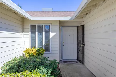 3457 Capricorn Way, Redding, CA 96002 photo 4