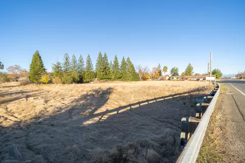 7582 Amigo Way, Redding, CA 96002 photo 2