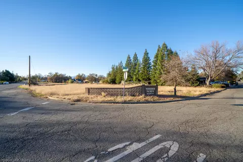7582 Amigo Way, Redding, CA 96002 photo 5