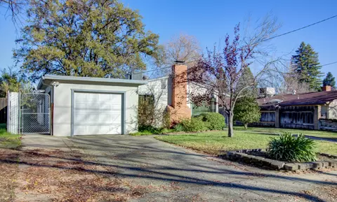 2137 Washington Ave, Redding, CA 96001 photo 1