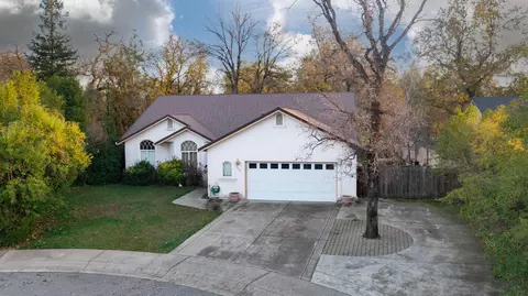 5955 Fairmont Dr, Redding, CA 96003 photo 1