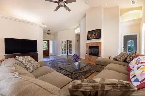 5955 Fairmont Dr, Redding, CA 96003 photo 3