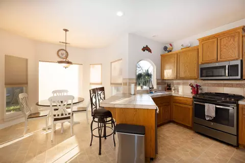 5955 Fairmont Dr, Redding, CA 96003 photo 6