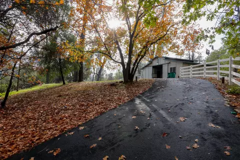 8138 Secluded Valley Dr, Redding, CA 96001 photo 36