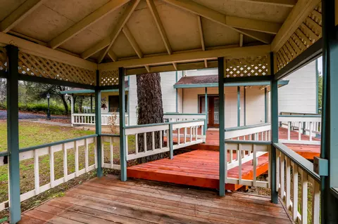8138 Secluded Valley Dr, Redding, CA 96001 photo 3