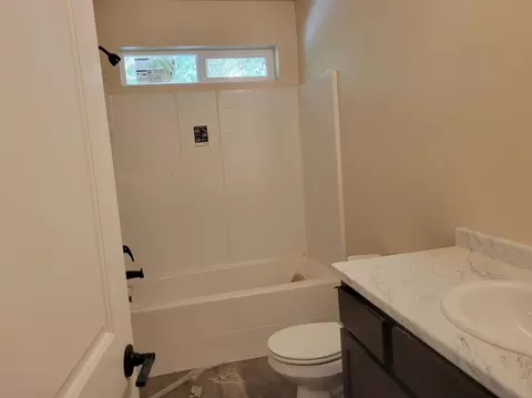 4060 Easter Ave, Redding, CA 96003 photo 9