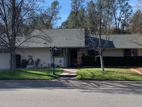 1591 Edgewood Dr, Redding, CA 96003 photo 1