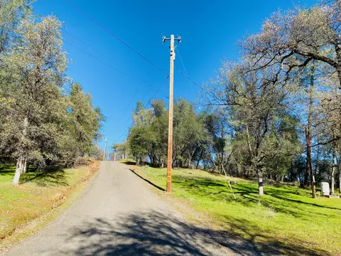 13872 Bear Cub Ct, Redding, CA 96003 photo 12