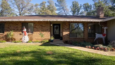 15976 Frontiersman Dr, Redding, CA 96001 photo 1