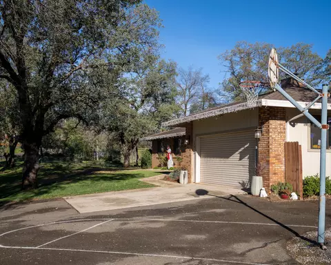 15976 Frontiersman Dr, Redding, CA 96001 photo 11