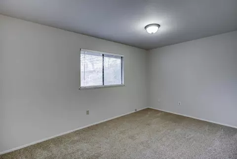 1032 Belcrest Dr, Redding, CA 96003 photo 10