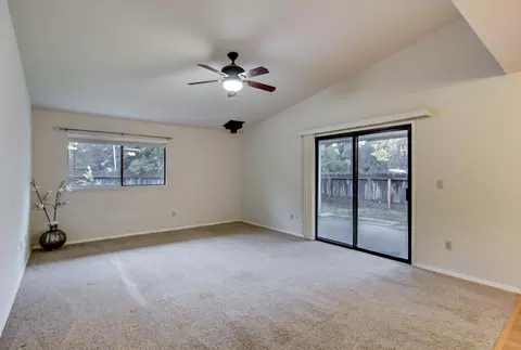 1032 Belcrest Dr, Redding, CA 96003 photo 3