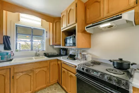 6760 W Waverly Ave, Redding, CA 96001 photo 18