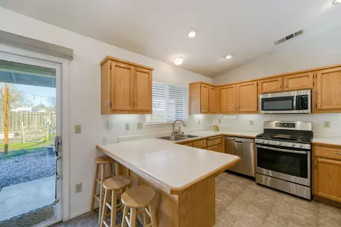 1436 Richland Way, Redding, CA 96003 photo 9