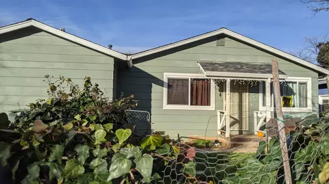 2094 Martian Way, Redding, CA 96002 photo 1