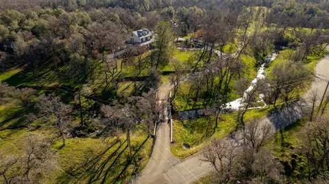 13545 Valley Creek Ln, Redding, CA 96003 photo 14