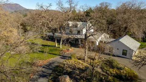 13545 Valley Creek Ln, Redding, CA 96003 photo 11