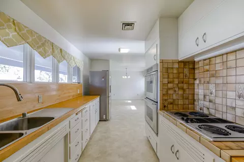 3015 Pioneer Dr, Redding, CA 96001 photo 8