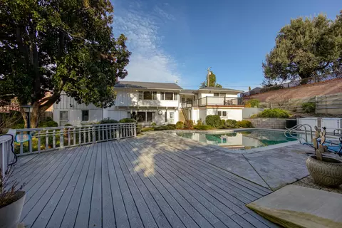 3015 Pioneer Dr, Redding, CA 96001 photo 2
