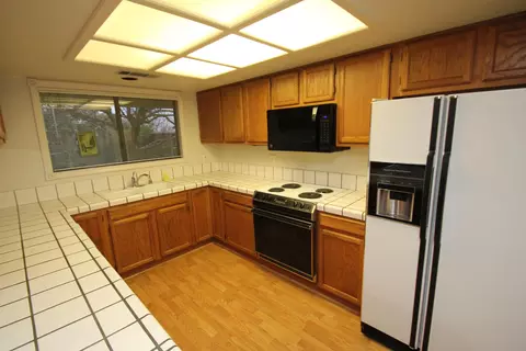 2022 Crestlake Dr, Redding, CA 96003 photo 12