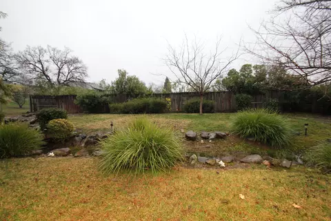 2022 Crestlake Dr, Redding, CA 96003 photo 4