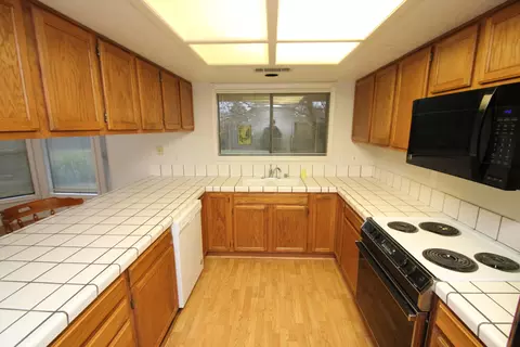 2022 Crestlake Dr, Redding, CA 96003 photo 13