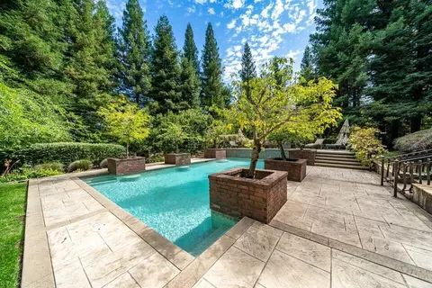 13355 Tierra Heights Rd, Redding, CA 96003 photo 3