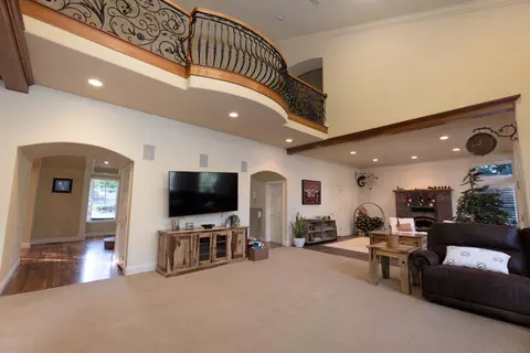 13355 Tierra Heights Rd, Redding, CA 96003 photo 8