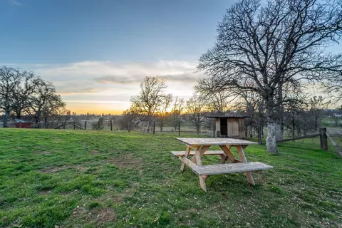 9394 Winegar Rd, Redding, CA 96003 photo 4