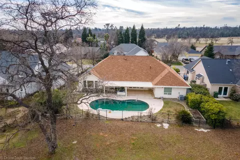 1643 Spanish Bay Dr, Redding, CA 96003 photo 3