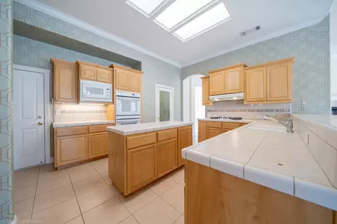 1643 Spanish Bay Dr, Redding, CA 96003 photo 17