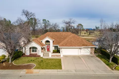 1643 Spanish Bay Dr, Redding, CA 96003 photo 1