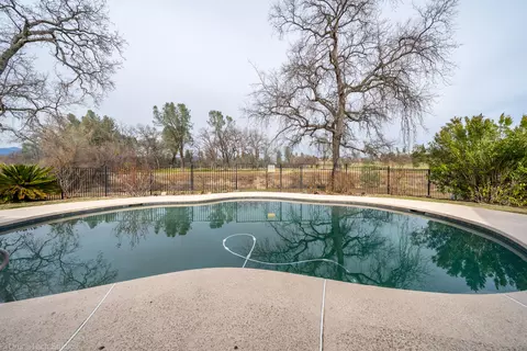 1643 Spanish Bay Dr, Redding, CA 96003 photo 6