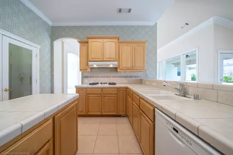 1643 Spanish Bay Dr, Redding, CA 96003 photo 18