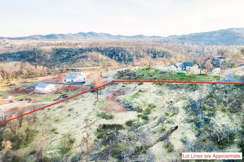 16280 Laurie Ann Ln, Redding, CA 96001 photo 2