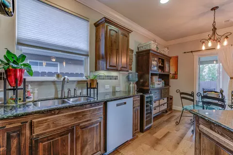 637 Grants Pass, Redding, CA 96003 photo 8