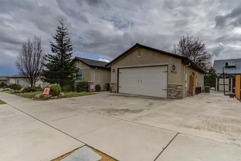 637 Grants Pass, Redding, CA 96003 photo 1
