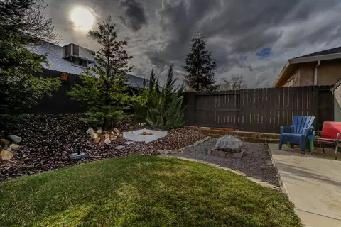 637 Grants Pass, Redding, CA 96003 photo 23