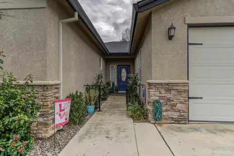 637 Grants Pass, Redding, CA 96003 photo 2