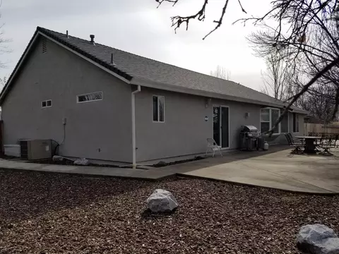 808 Paramount Way, Redding, CA 96003 photo 12