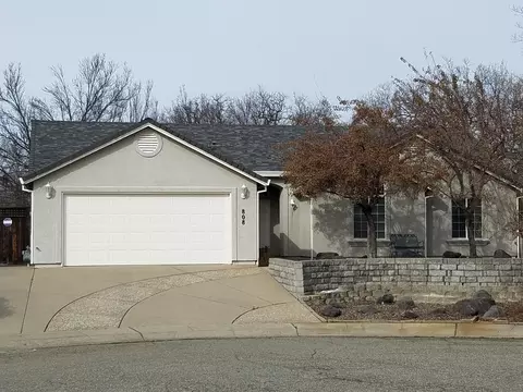 808 Paramount Way, Redding, CA 96003 photo 2