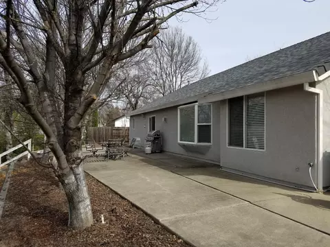 808 Paramount Way, Redding, CA 96003 photo 11